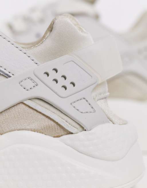 Cream store colored huaraches