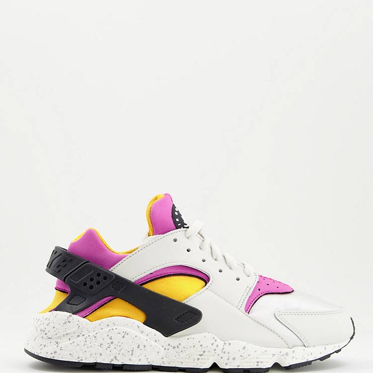 Electrizar Moretón formación Nike Air Huarache trainers in off white and pink | ASOS