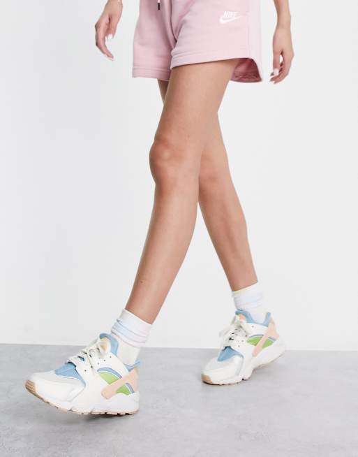 Nike – Air Huarache – Vita och ljust pastellfärgade sneakers, 2 av 4