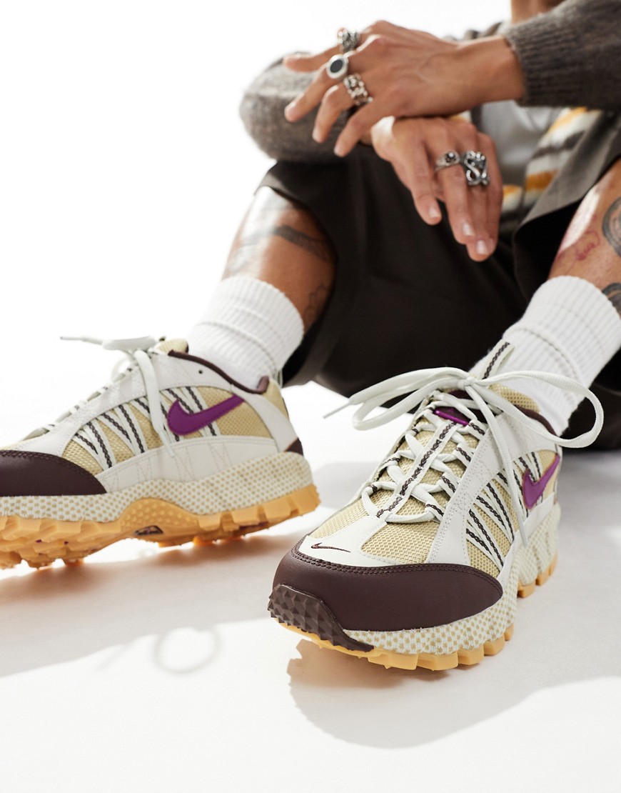 Air Humara sneakers in beige and purple-Neutral