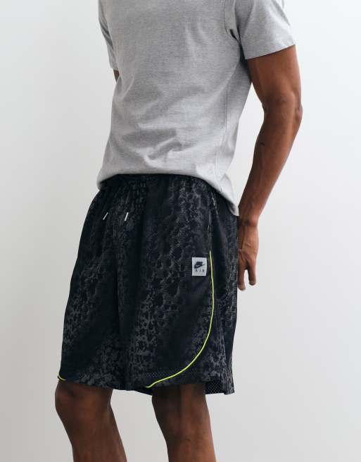 Nike Air jersey shorts in dark gray , 2 of 5