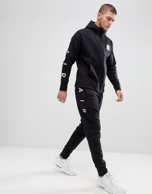 nike air slim fit joggers