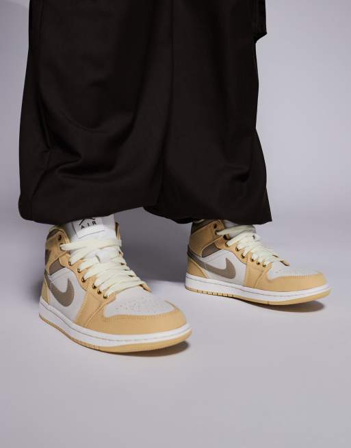Nike - Air Jordan 1 - Halfhoge sneakers in bruin en wit, 2 van 5