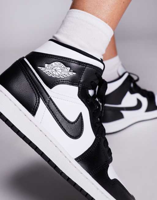 Nike - Air Jordan 1 - Halfhoge sneakers in wit en zwart  , 4 van 5