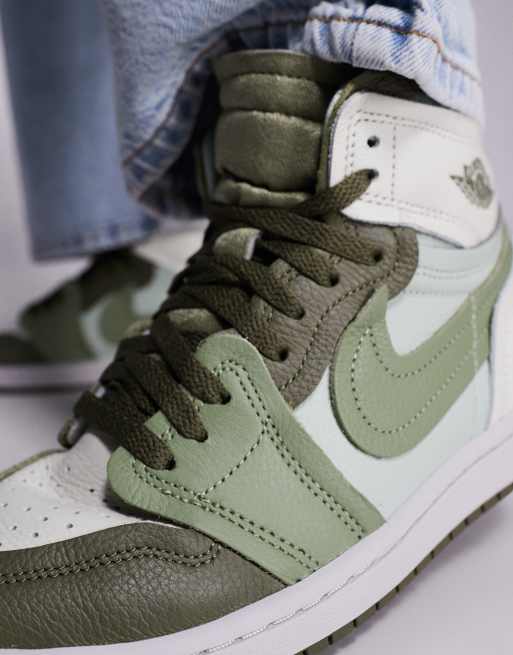 美品☆NIKE WMNS AIR JORDAN 1 HIGH GREEN WMNS) Air Jordan 1 'Explorer XX' AO1529-300