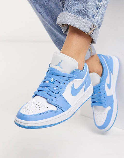 Nike - Air Jordan 1 - Lage sneakers in blauw en wit