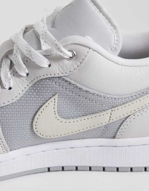 Nike Air Jordan 1 Low gewebte Sneaker in Hellblau und Wollweiß, 4 von 5