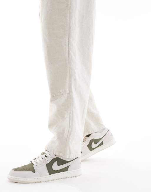Nike – Air Jordan 1 Low – Kakifärgade och vita sneakers med låga skaft, 4 av 5