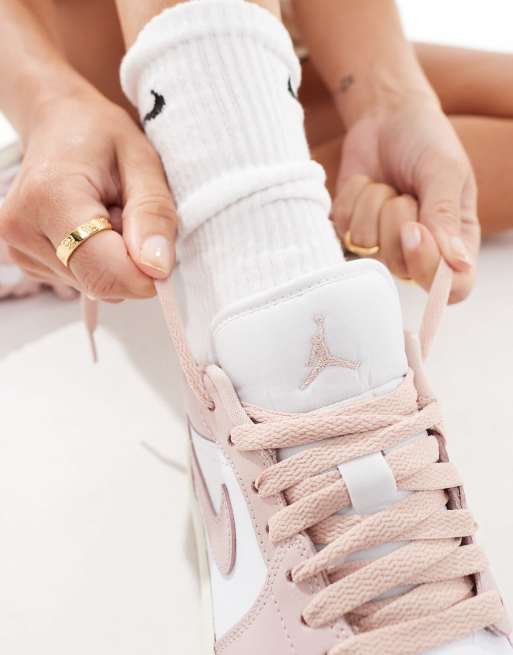 Nike – Air Jordan 1 Low – Rosa och vita sneakers med låga skaft, 3 av 5