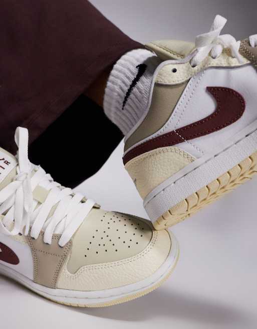 Nike – Air Jordan Low SE – Sneaker in Weiß und Braun ASOS