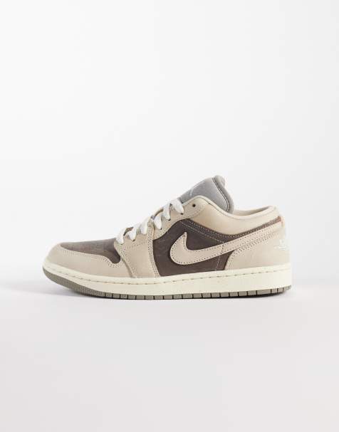 Nike Air Jordan 1 Low SE sneakers in beige and gray  - view 1