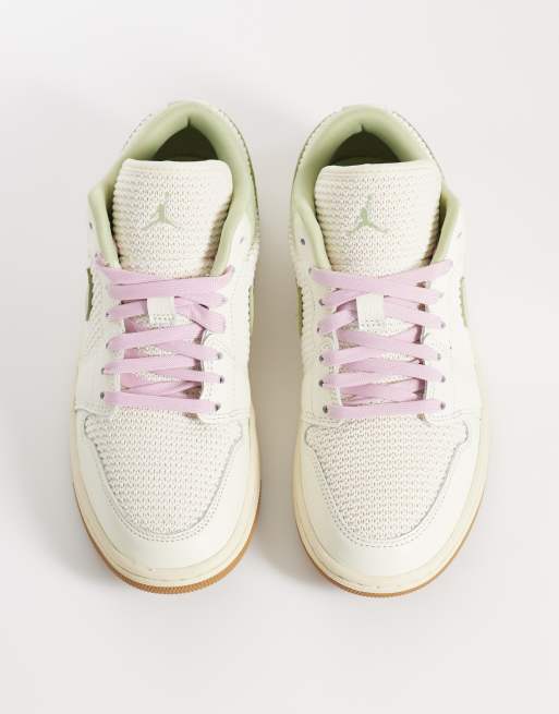 Nike Air Jordan 1 Low SE sneakers in green and white, 3 of 5