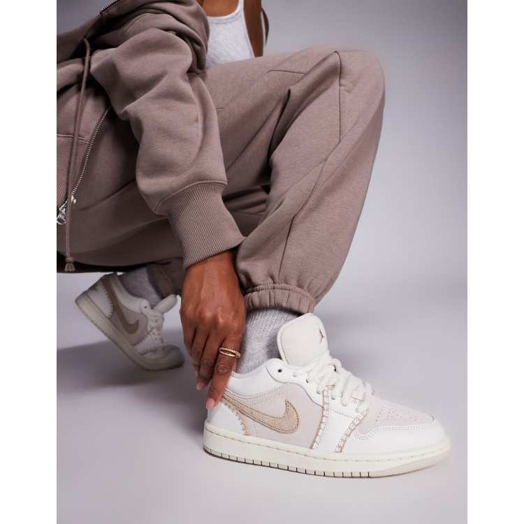 Nike Air Jordan 1 Low SE sneakers in light brown | ASOS