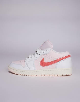 Jordan Nike Air  1 Low Se Sneakers In Pink