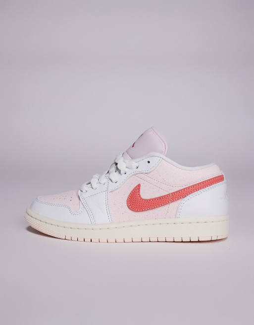 Nike Air Jordan 1 Low SE sneakers in off white and pink