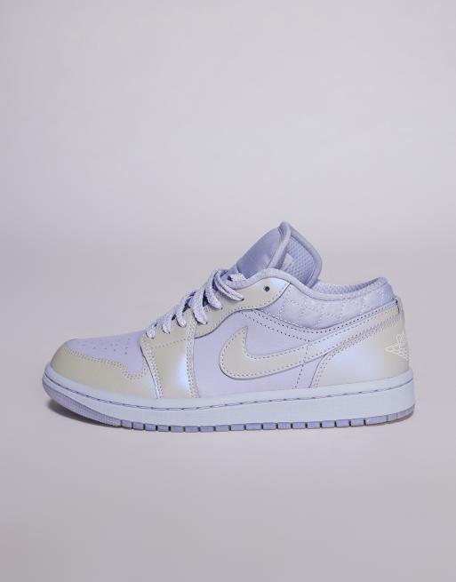 Nike Air Jordan 1 Low SE V3 sneakers in light blue, 2 of 5