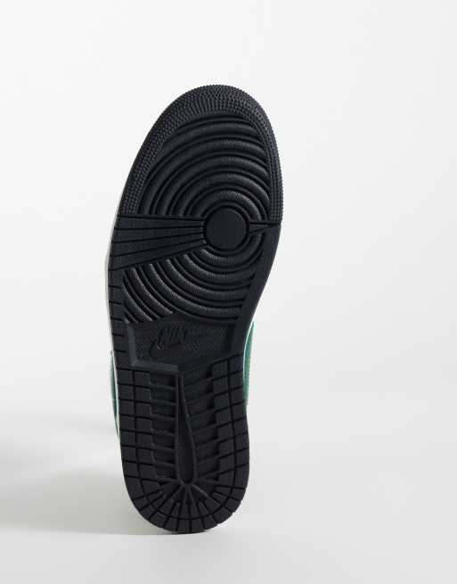 Nike Air Jordan 1 Low Sneaker in Weiß und Grün, 5 von 5