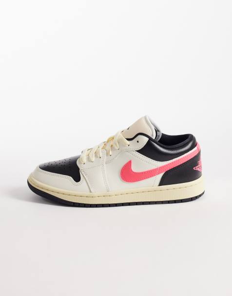 Nike Air Jordan 1 Low sneakers in beige and pink - view 1