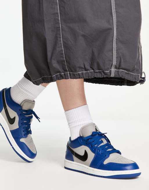 Nike Air Jordan 1 Low trainers in blue and white