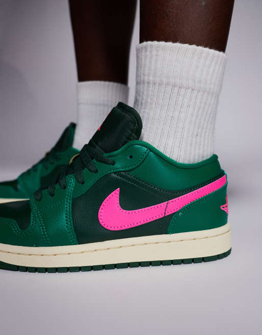 Nike Air Jordan 1 Low sneakers in green and pink, 4 of 5