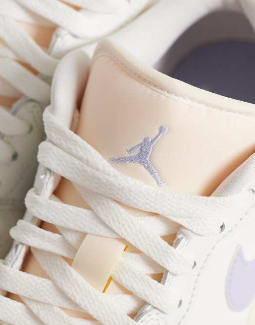 Nike Air Jordan 1 Low sneakers in off white, 4 of 5