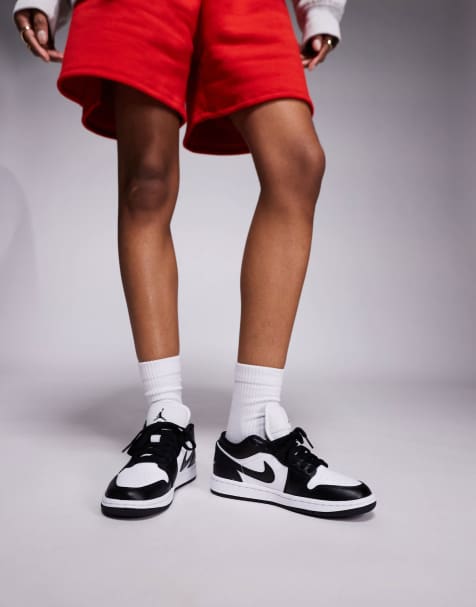 Nike Air Jordan 1 Low sneakers in white and black - view 1