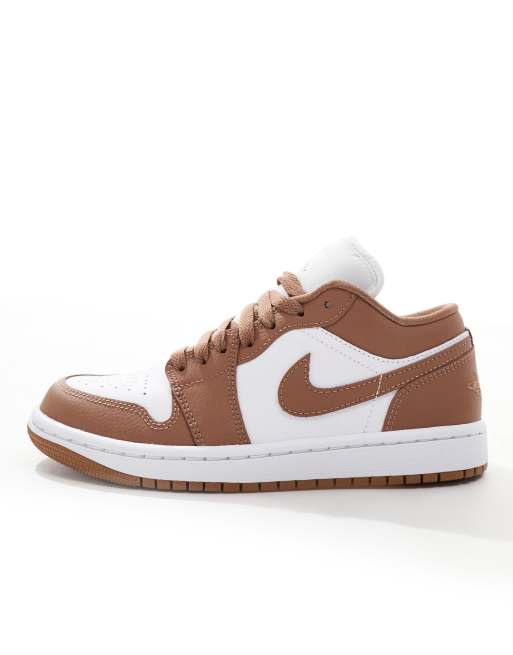 Nike Air Jordan 1 Low ホワイト/ポニーブラウン Nike Air Jordan 1 Low sneakers in white and brown | ASOS