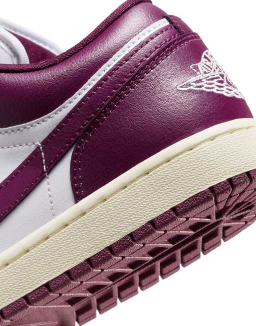 Nike Air Jordan 1 Low sneakers in white and burgundy