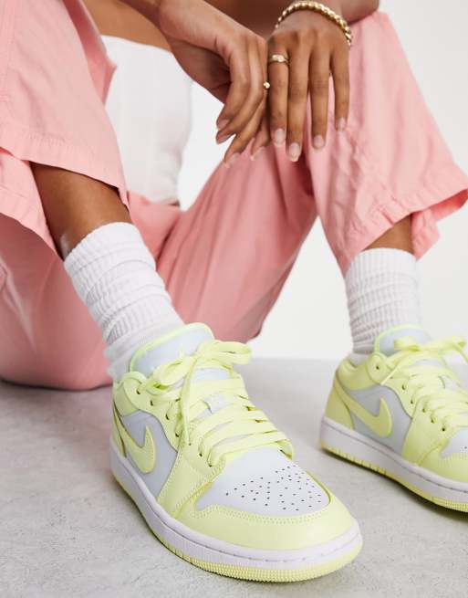 Nike Air Jordan 1 Low sneakers in yellow and white