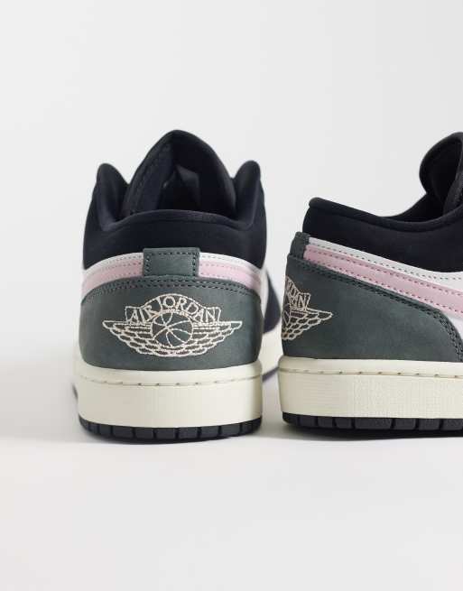 Nike Air Jordan 1 low trainers in black and white, 2 of 5