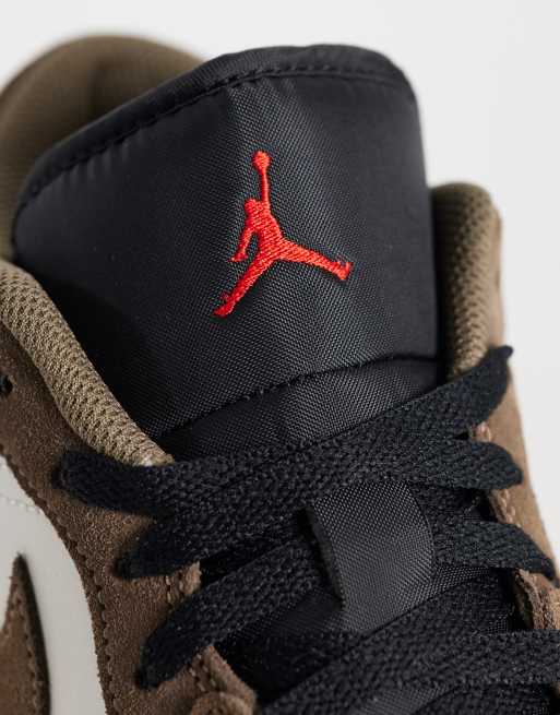 Nike Air Jordan 1 low trainers in off white and brown suede, 3 of 5