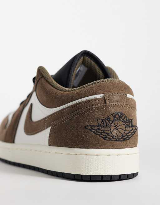 Nike Air Jordan 1 low trainers in off white and brown suede, 4 of 5