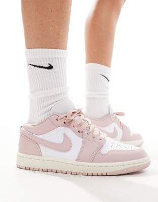 Jordan Nike Air Jordan 1 Low trainers in pink and white