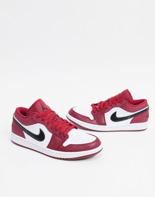 Nike Air Jordan 1 Low trainers in red 