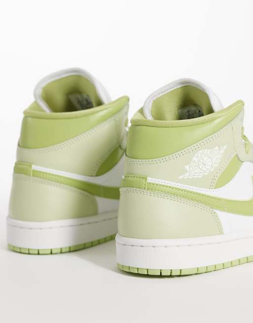 Nike Air Jordan 1 Mid SE sneakers in green and beige, 2 of 5