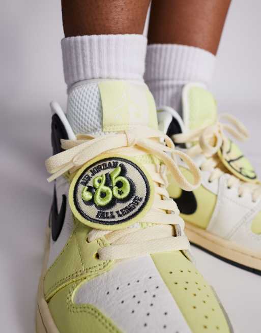 Nike –Air Jordan 1 Mid – Sneaker in Weiß und Hellgrün, 4 von 5