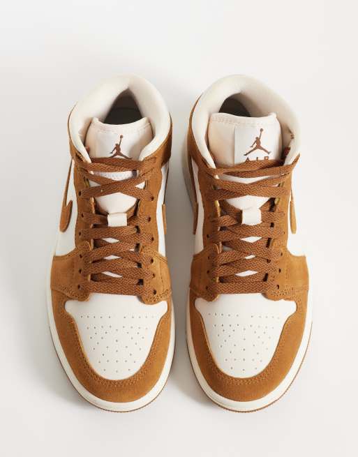 Nike Air Jordan 1 Mid sneakers in brown , 3 of 5