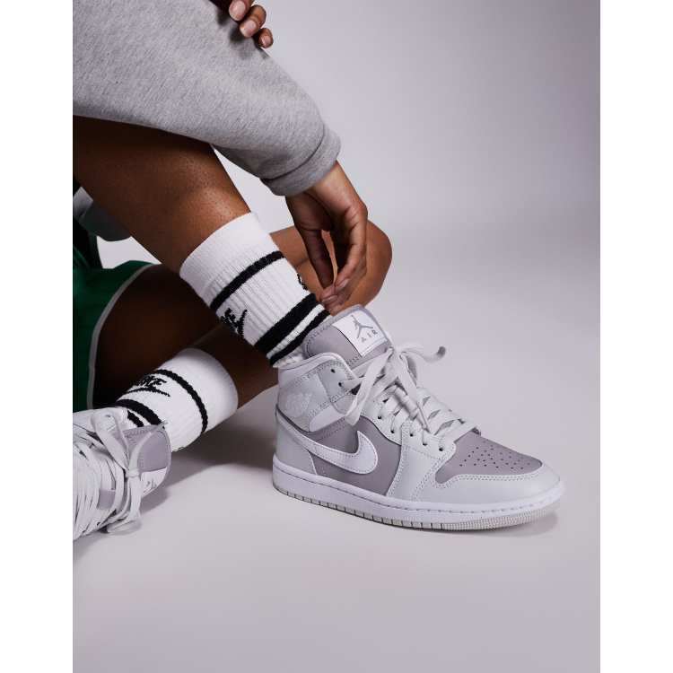 206955741-1-grey?$n_750w$&wid=