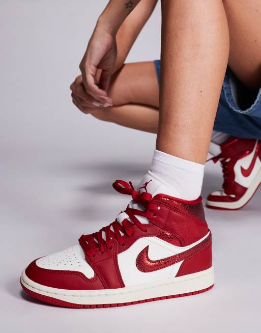 Nike Air Jordan 1 Mid sneakers in white and red