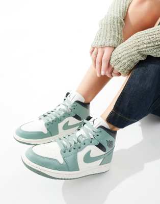 Nike Air Jordan 1 mid trainers in sage green-Grey