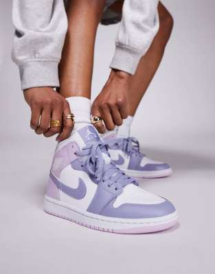 Nike Air  1 Mid trainers  and purple