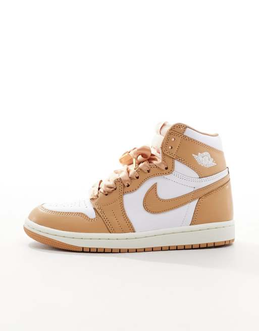 Nike Air Jordan 1 Retro Hi OG sneakers in white | ASOS