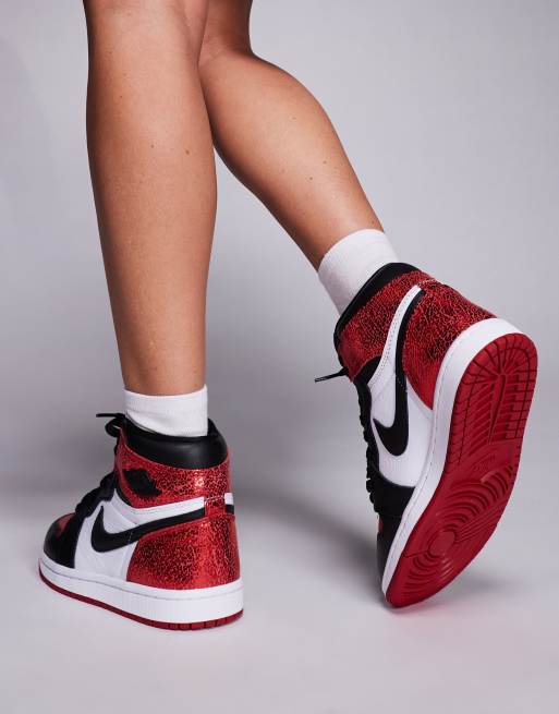 Nike Air Jordan 1 Retro High OG sneakers in red and black