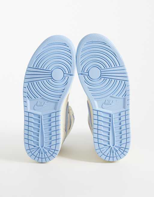 Nike Air Jordan 1 Retro High sneakers in beige and light blue , 5 of 5