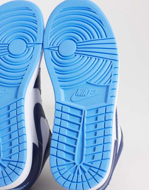 Nike – Air Jordan 1 – Sneaker in Marineblau und Weiß mit niedrigem Schaft , 5 von 5