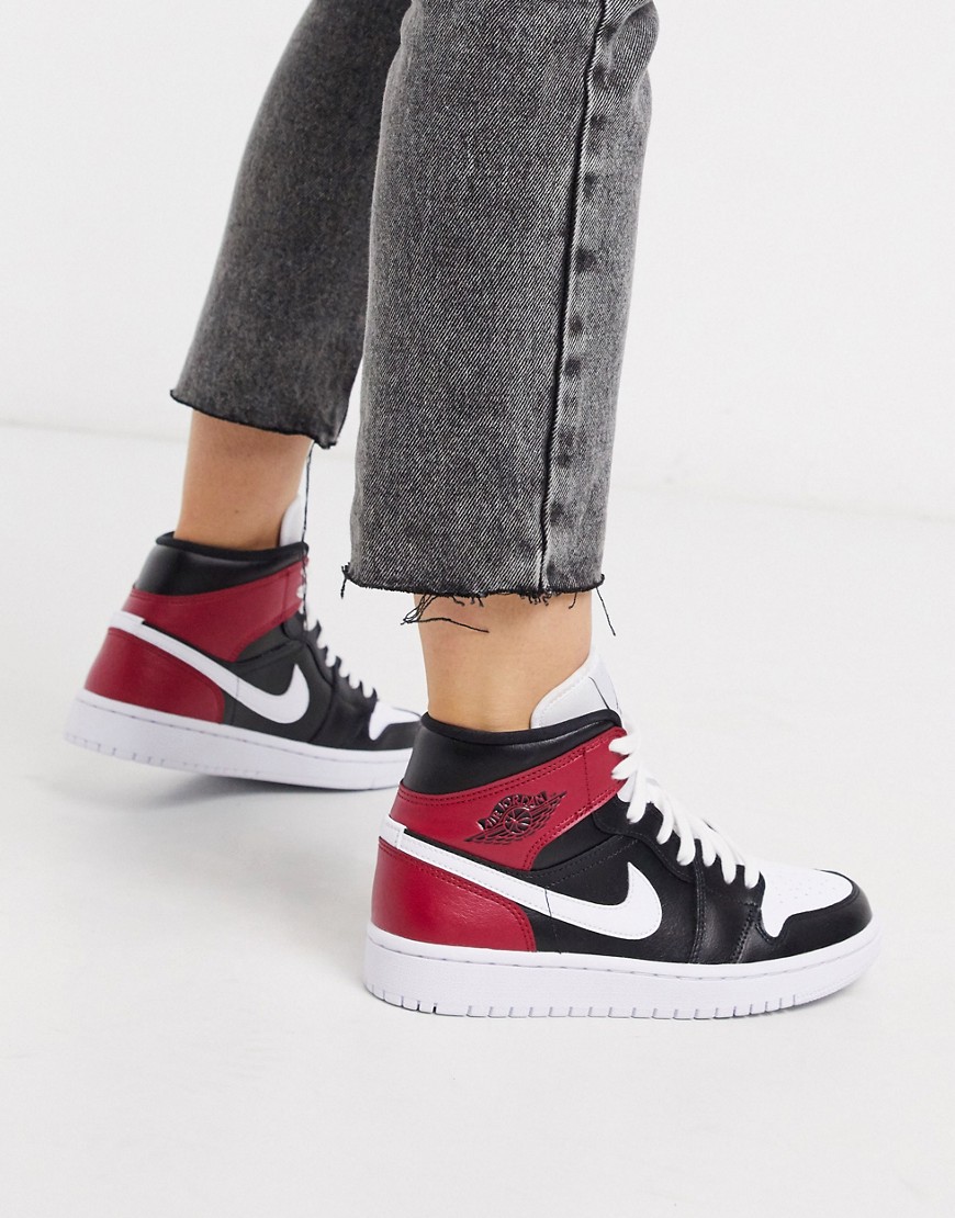 Nike – Air Jordan 1 – Svarta och röda sneakers med halvhögt skaft