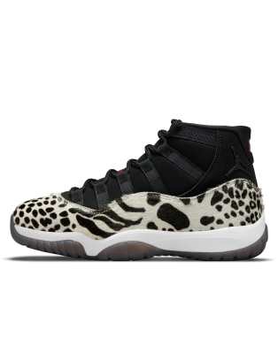 Jordan Air  11 Retro Shoes In Black