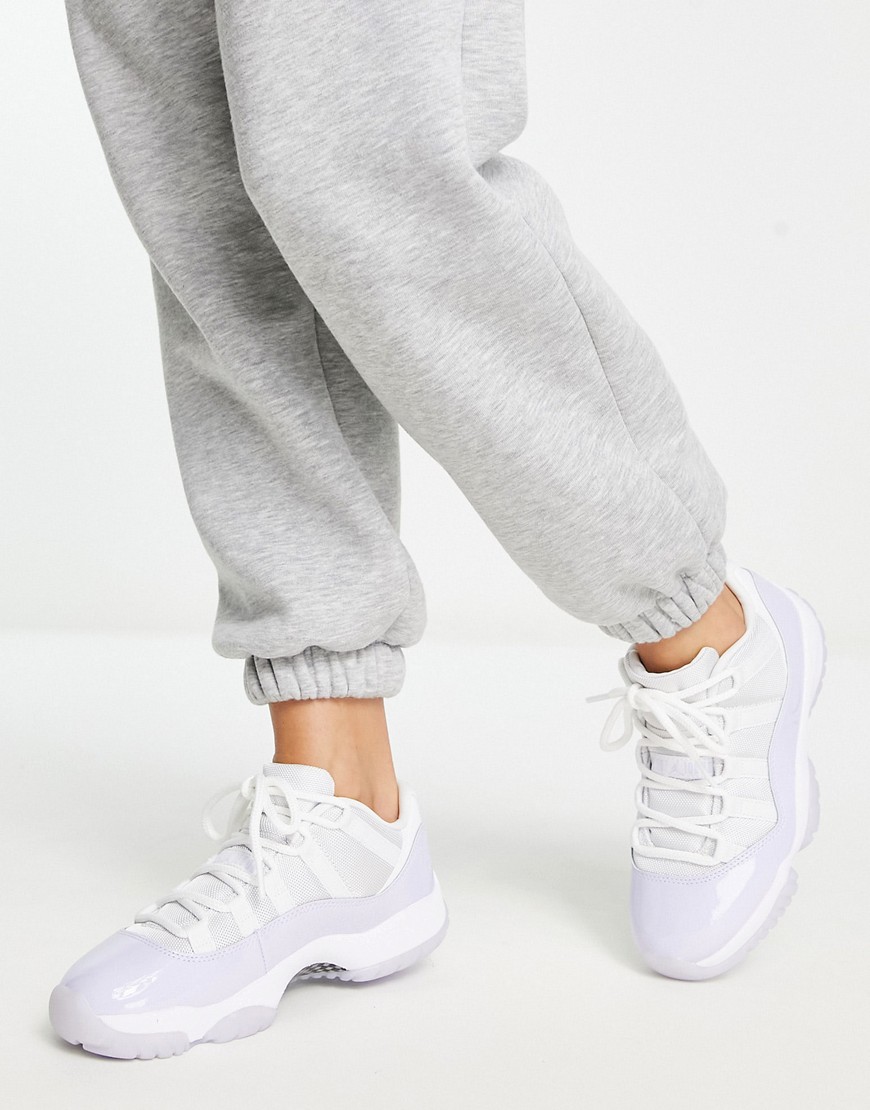 Nike Air Jordan 11 Retro Low sneakers in white/pure violet