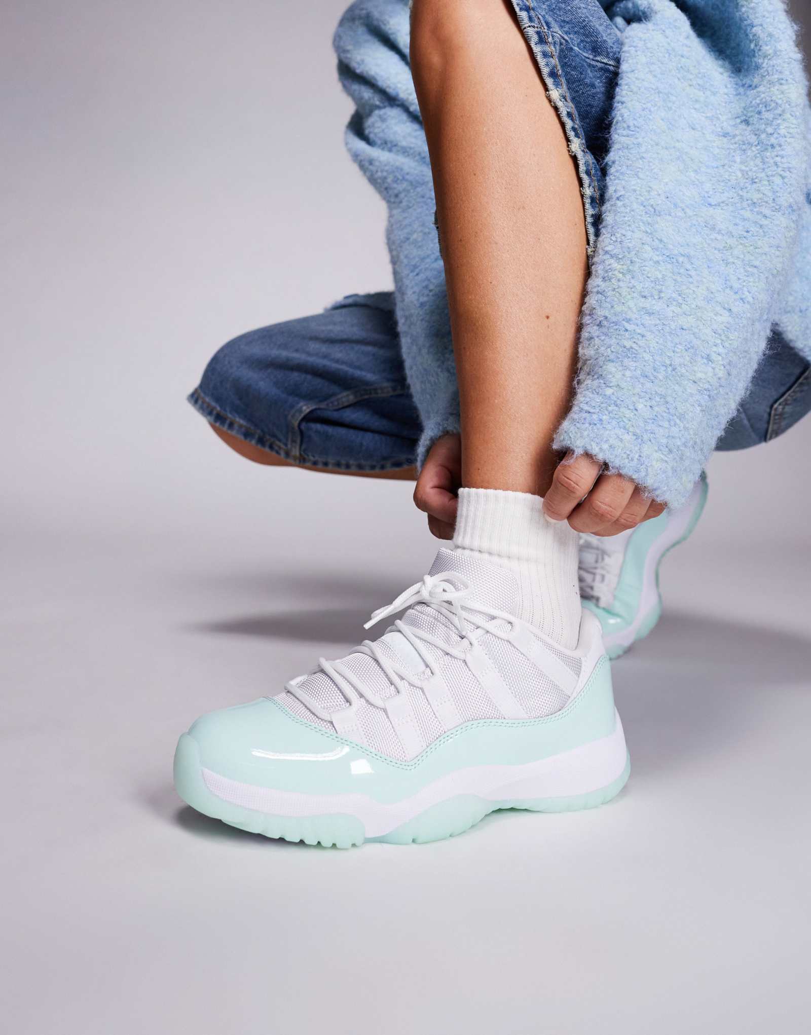 Низкие кроссовки Nike Air Jordan 11 в стиле ретро белого цвета