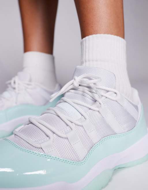 Nike Air Jordan 11 retro low sneakers in white